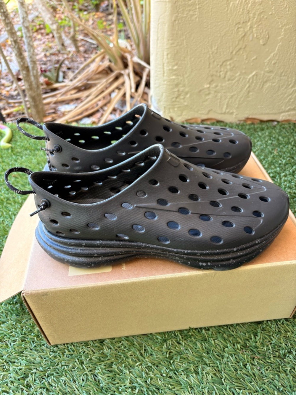 KANE revive active recovery shoe